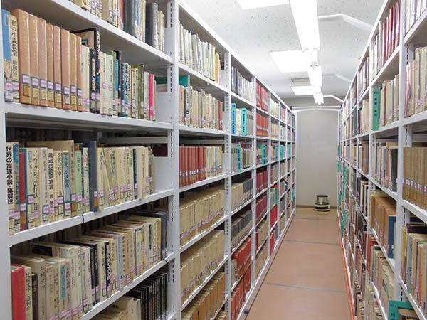 保存庫併設図書館1